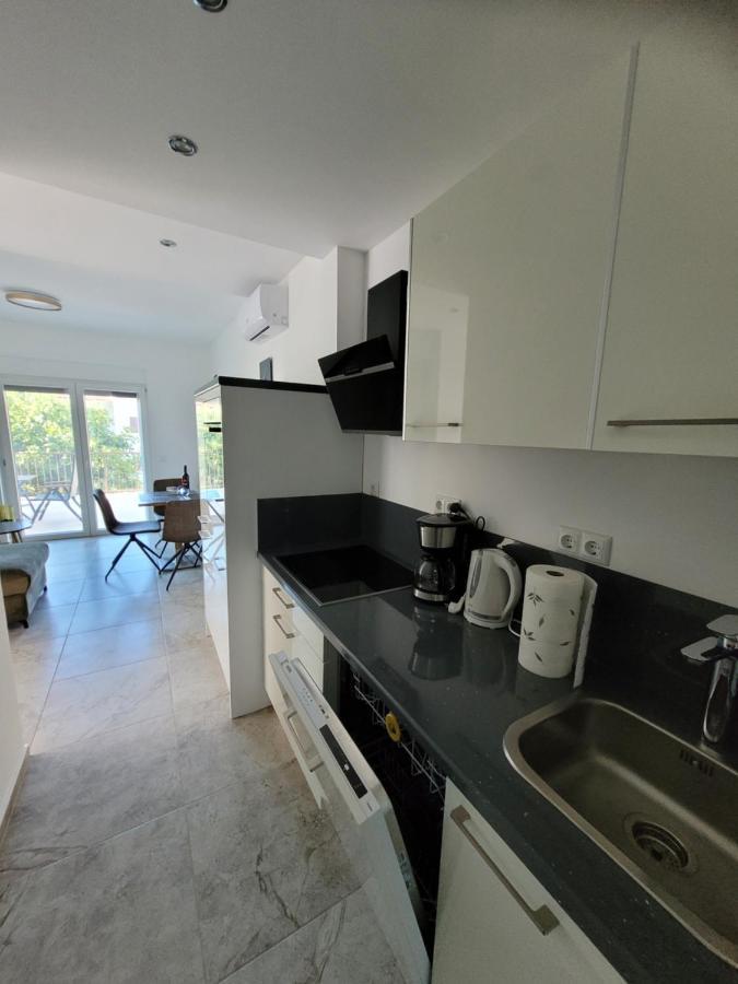 Harizma Appartement Primošten Buitenkant foto