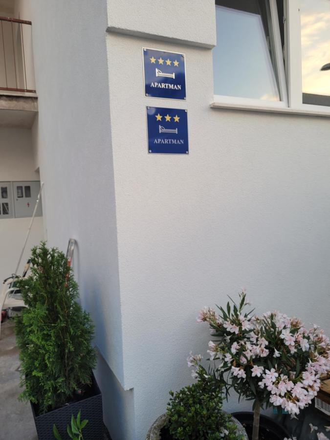 Harizma Appartement Primošten Buitenkant foto
