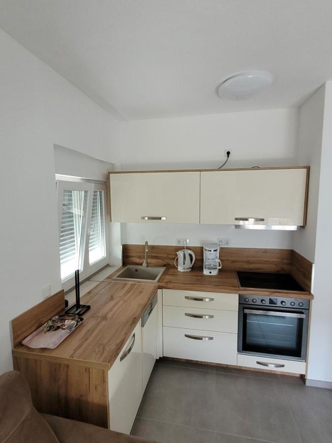Harizma Appartement Primošten Buitenkant foto