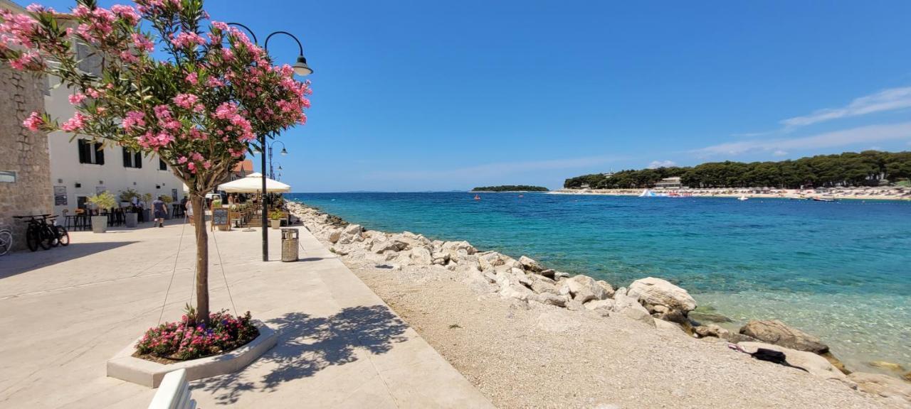 Harizma Appartement Primošten Buitenkant foto